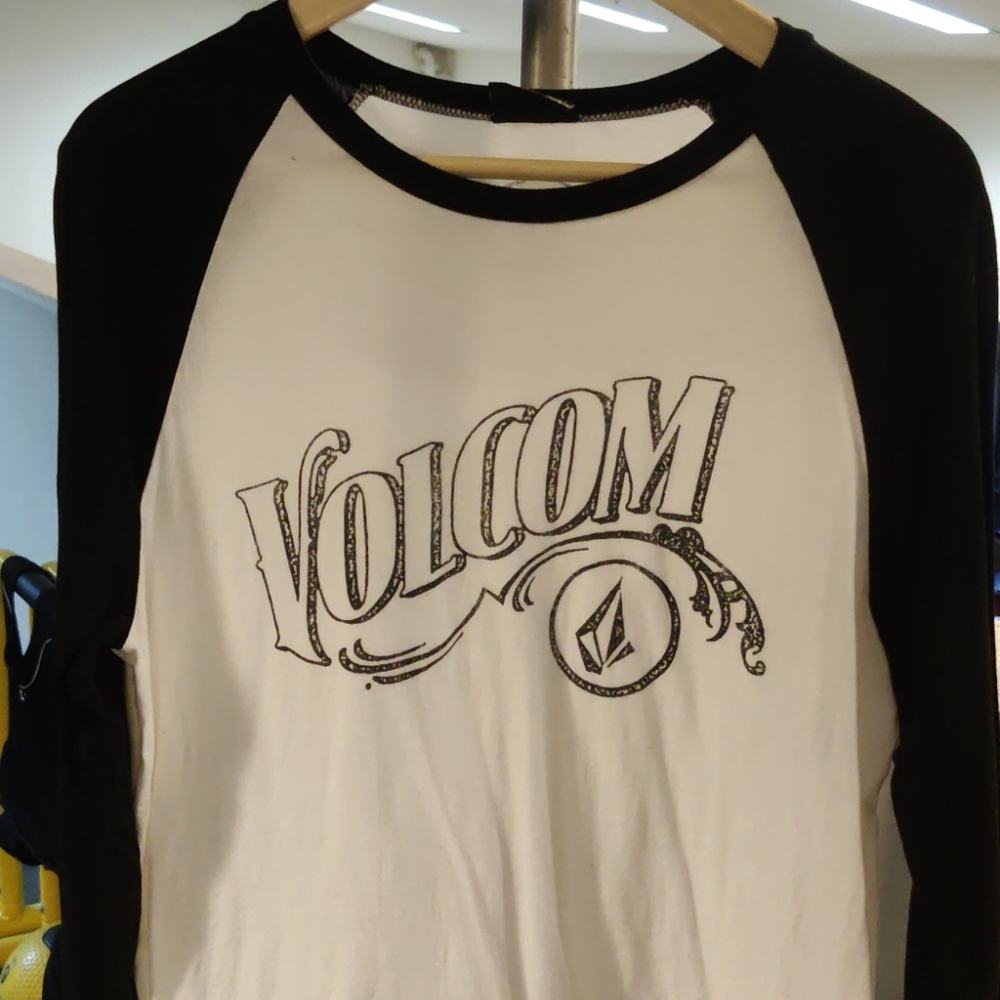 Long sleeve t shirt